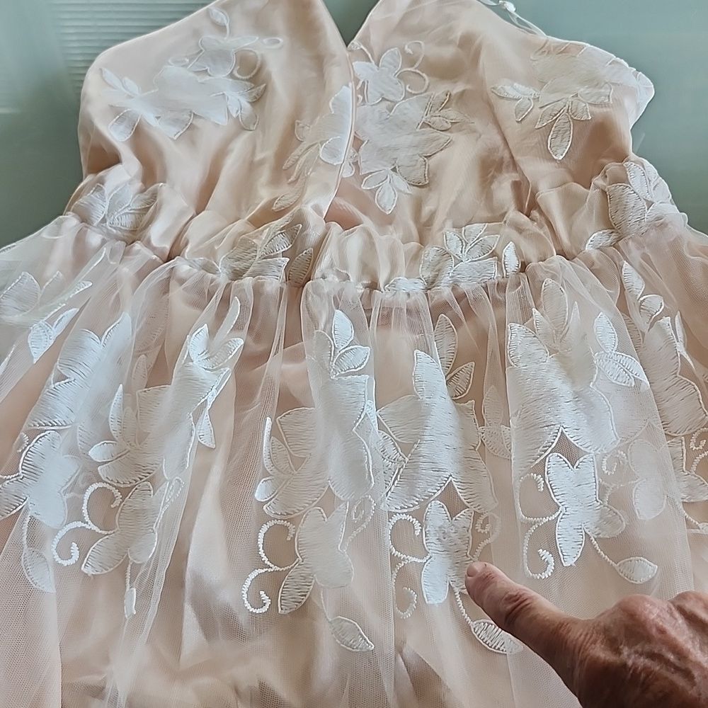 Boho Fairy Whimsical Tulle Flowy Floral Lace Bridal Gown Approximate Size Large - Picture 15 of 15
